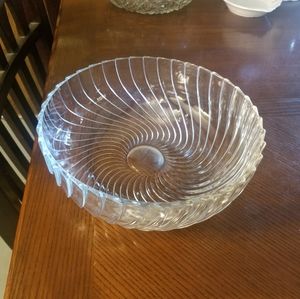 Decorative crystal serving bowl